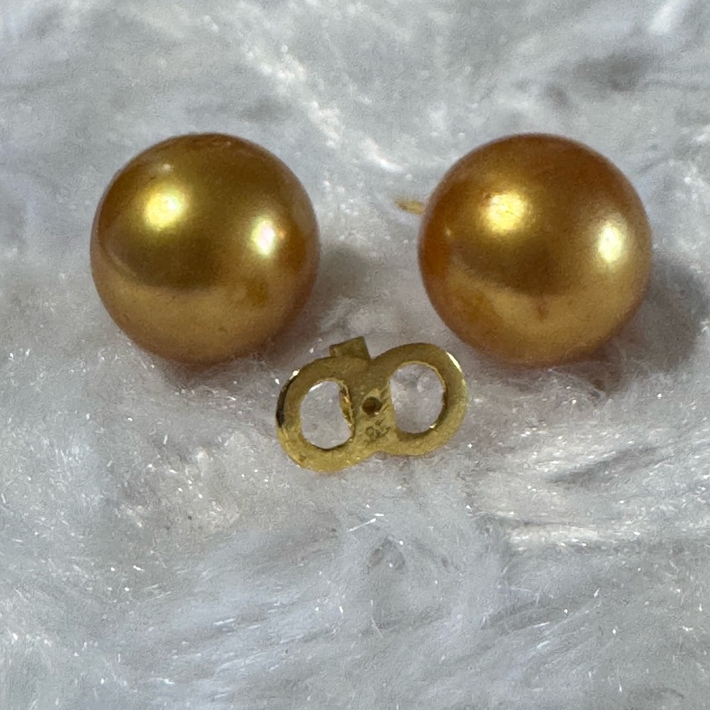 Elegant Gold Pearl Stud Earrings